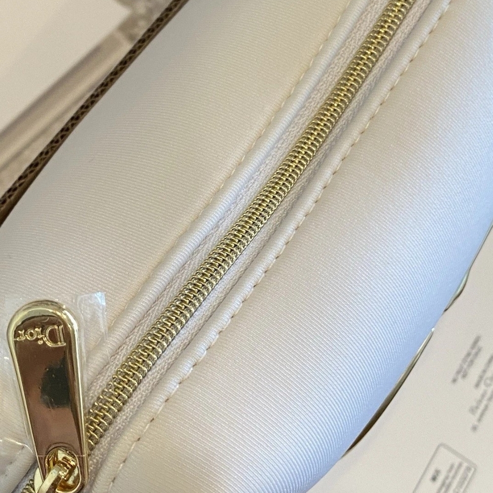 DIOR Beauté White Couture CD Pouch Gold Hardware VIP Cosmetic Bag AUTHENTIC GWP - Picture 4 of 15
